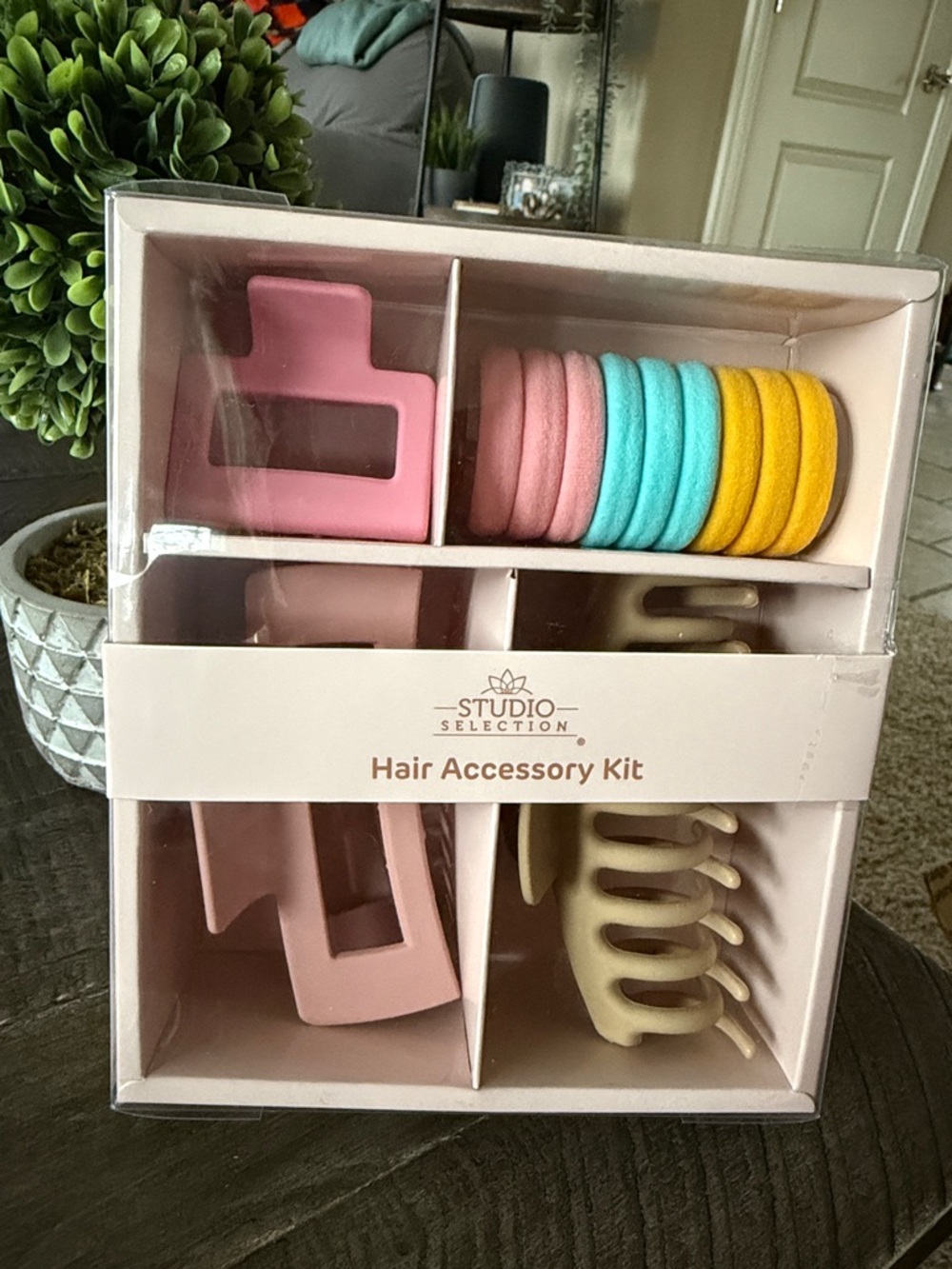 Studio Selection Hair Accessory Kit - 12 piece set - New!